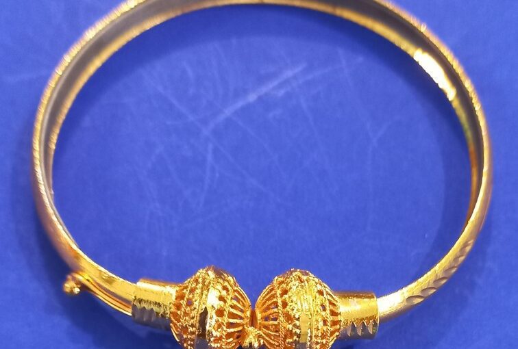 Nuya Bracelet gold plated with round club design