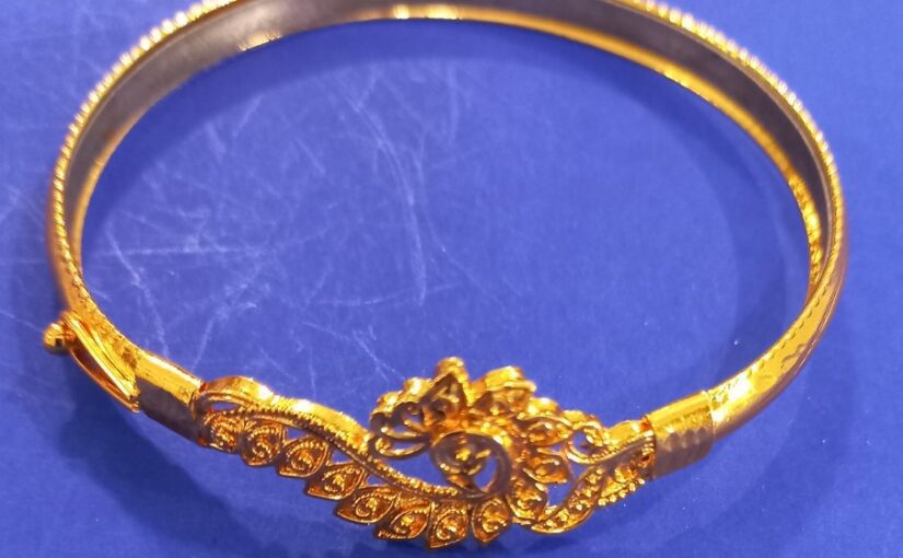 Nuya Bracelet gold plated with Flower Design