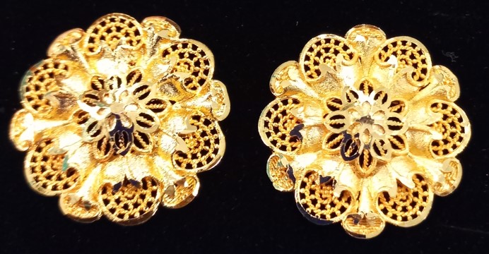 Tops earring gold plated flower design