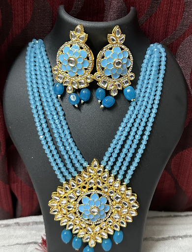 Single Necklace with Blue and Green color and with earrings